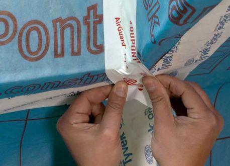 Taśma klejąca do paroizolacji Tyvek AirGuard - montaż